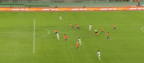 海港客场3-0战胜山东晋级足协杯半决赛，杨希传射建功